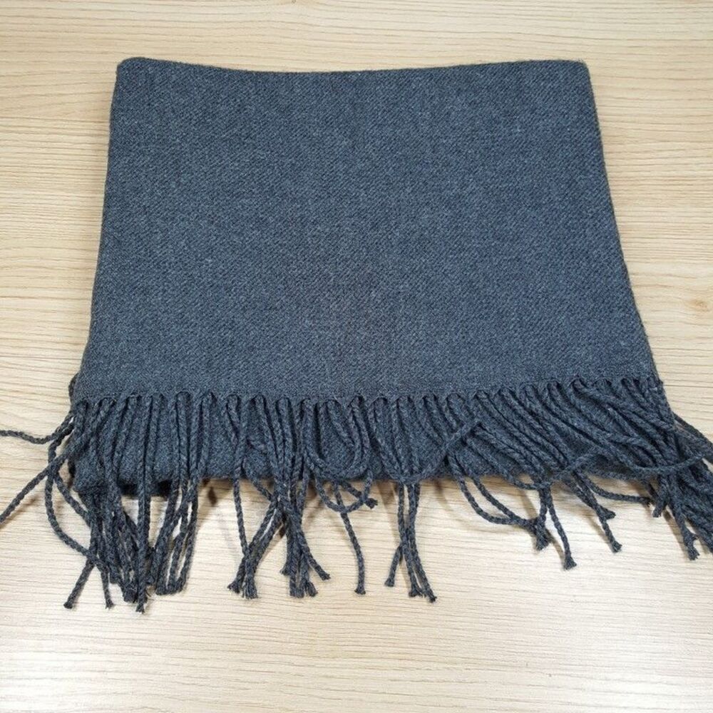 CLUB ROOM Mens Scarf Gray Fringe Long Rectangle Soft Knit